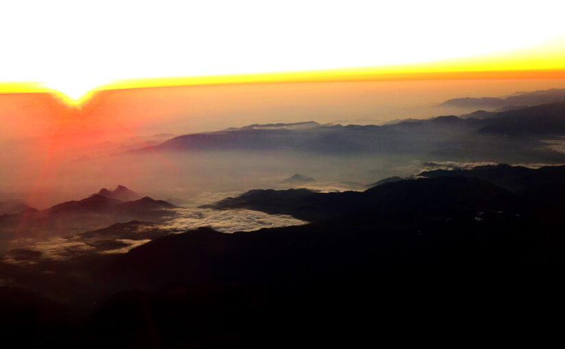 Sonnenaufgang, Landeanflug auf Lima, Peru